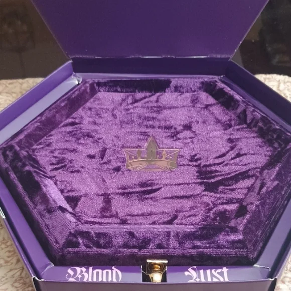 Jeffree Star Blood Lust Artistry Palette - Picture 3 of 5